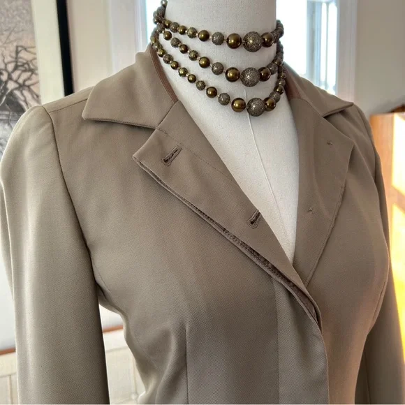 Elie Tahari Wool Suit with Leather Trim - Picture 5 of 14